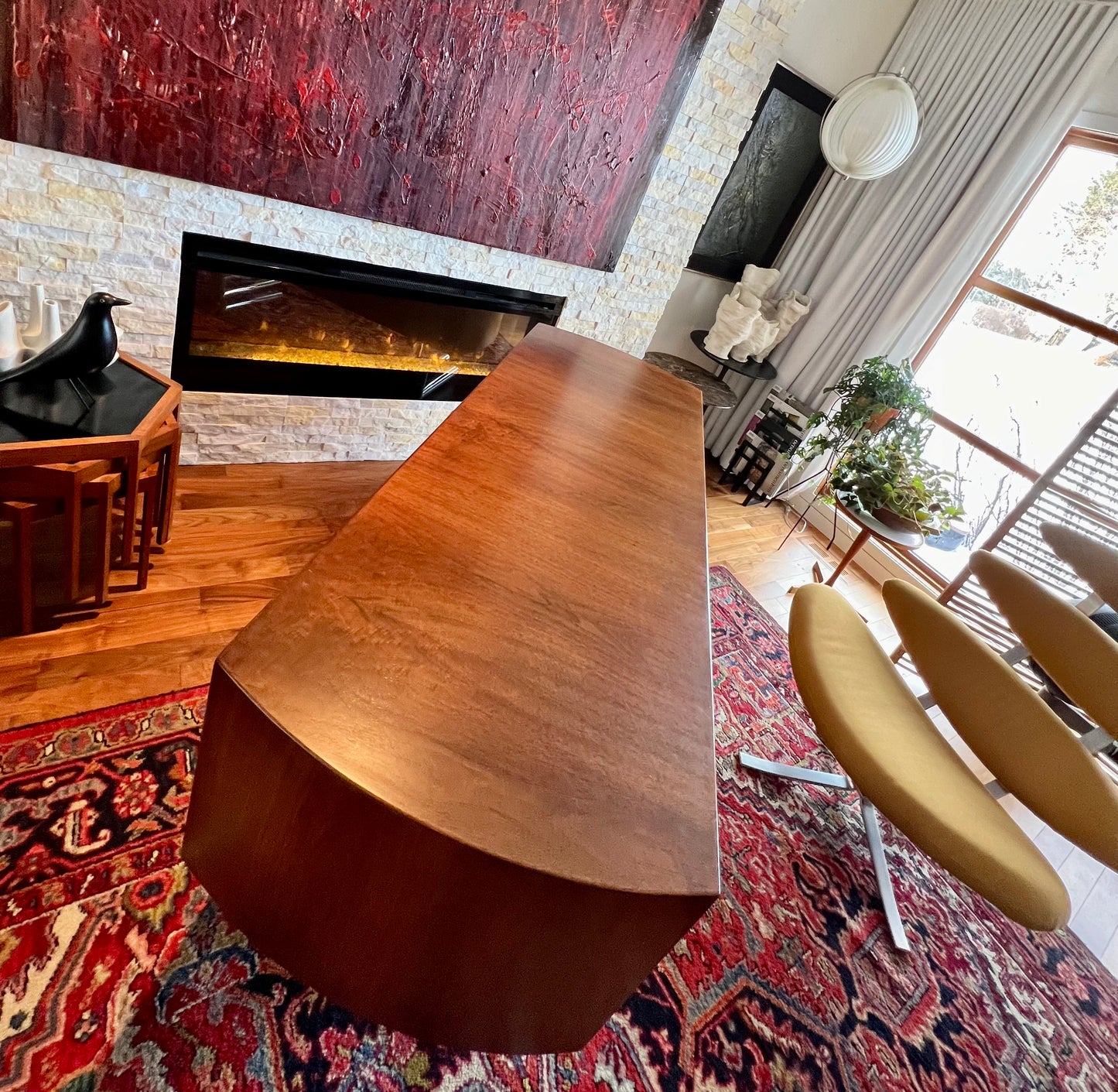 STUNNING CURVED SEAMLESS TAMBOUR DOOR UNIQUE WALNUT BUFFET /SERVER /OFFICE /MEDIA / CREDENZA ON CHROMED STEEL CANTILEVER LEGS
