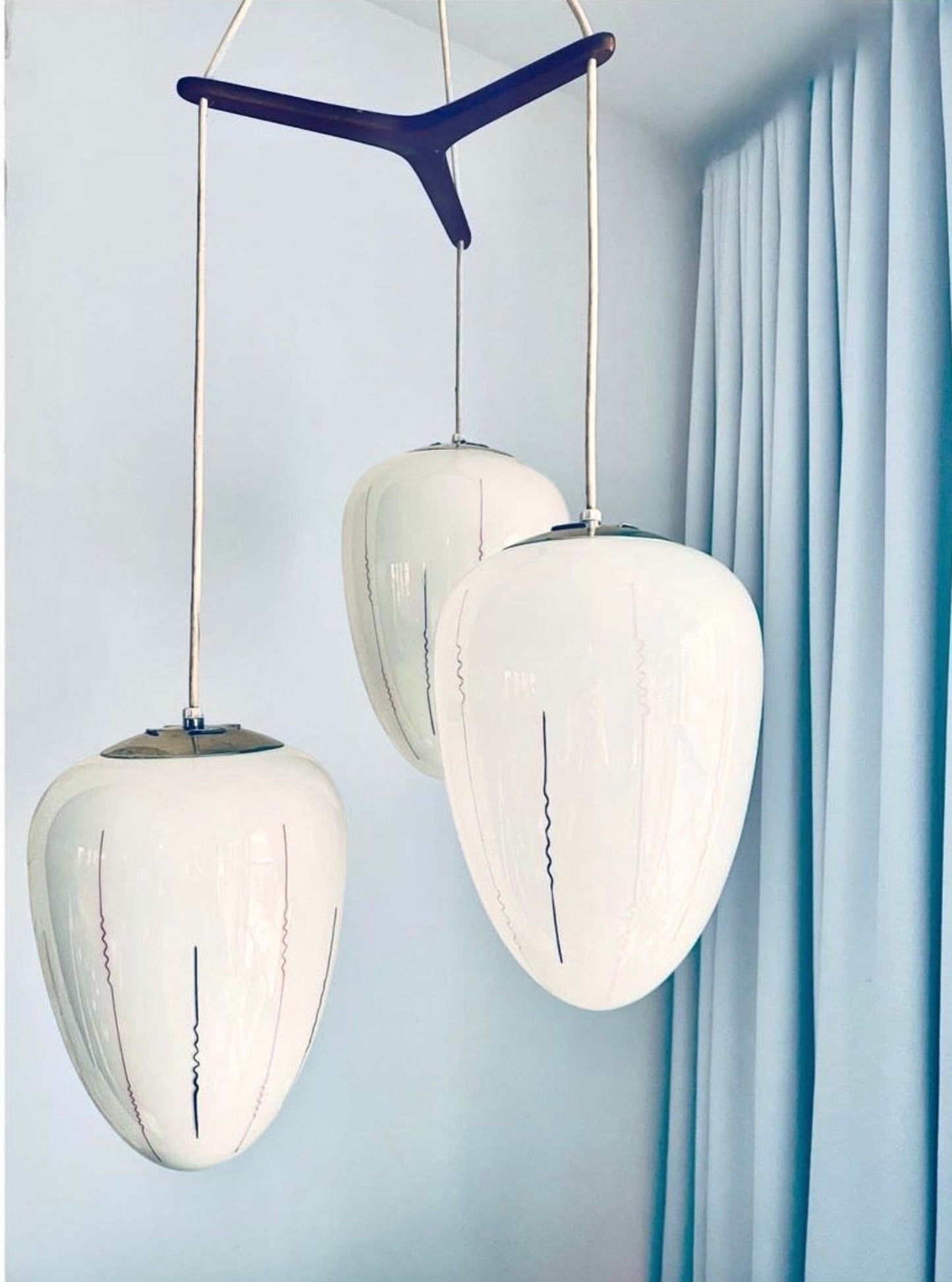TRIPOD TEAK HAND BLOWN GLASS PENDANT CHANDELIER