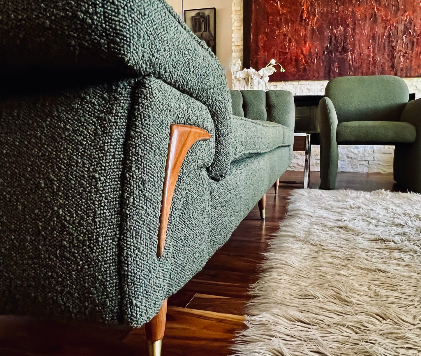 PROFESSIONALLY REUPHOLSTERED COUCH 1940s-1950s MID CENTURY UNIQUE BUILT-IN BARTOP OR LAMP TABLE SOFA