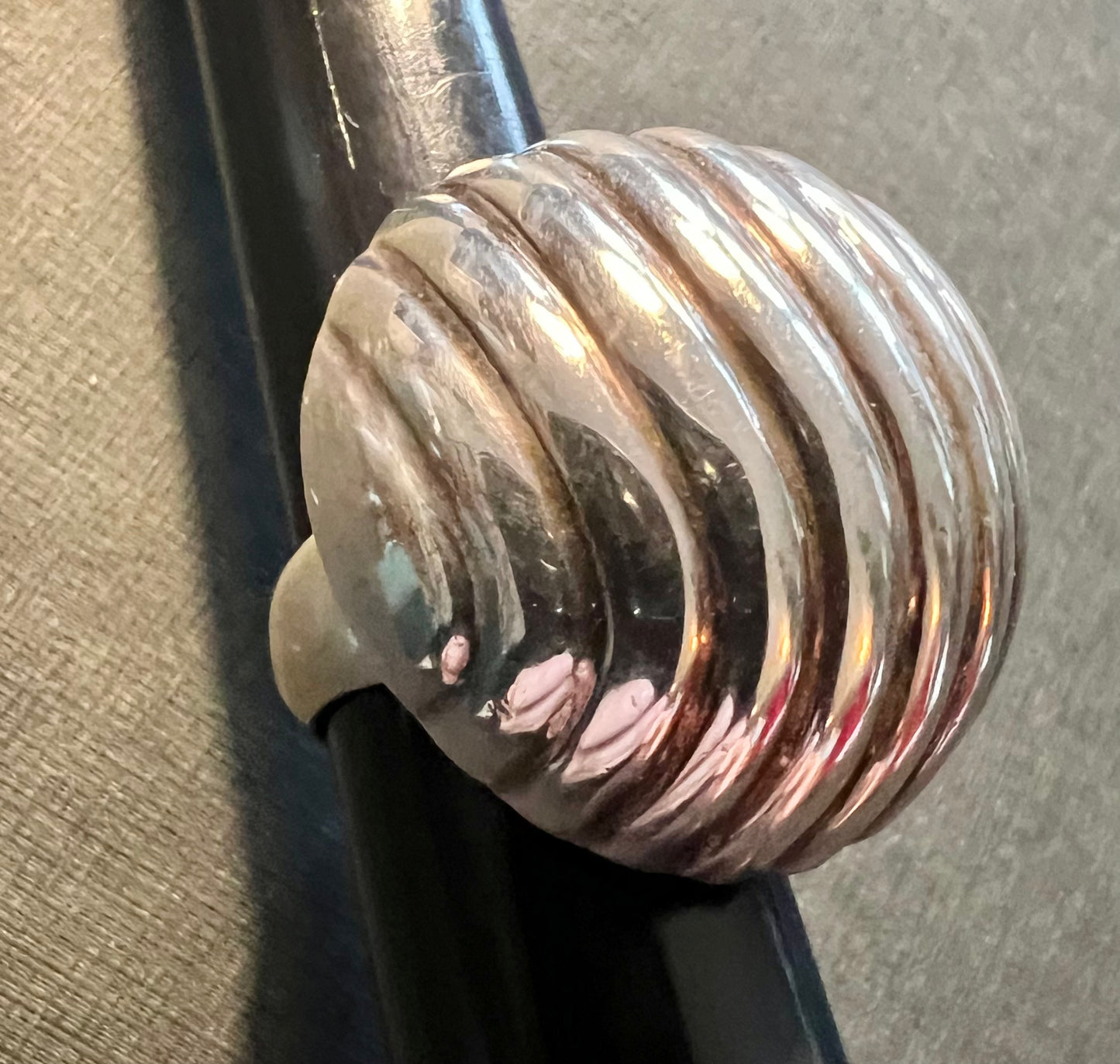 MODERNIST SIGNED STERLING TEXTURED SILVER DOME RING SIZE 7.5-8