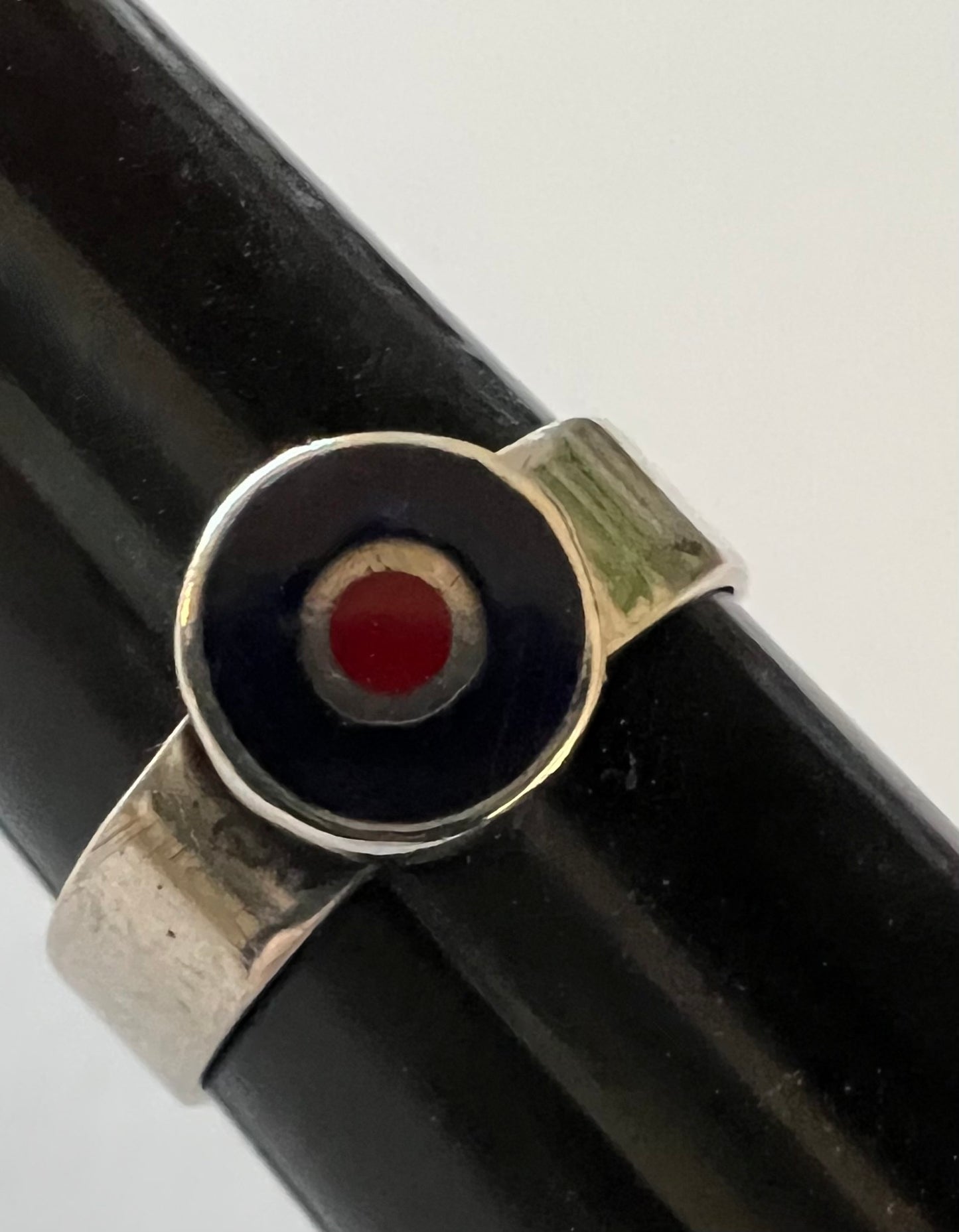 STERLING SILVER RED/BLUE ENAMEL BULLSEYE TARGET MODERNIST STUDIO CRAFT RING SIZE 7.75 - 8
