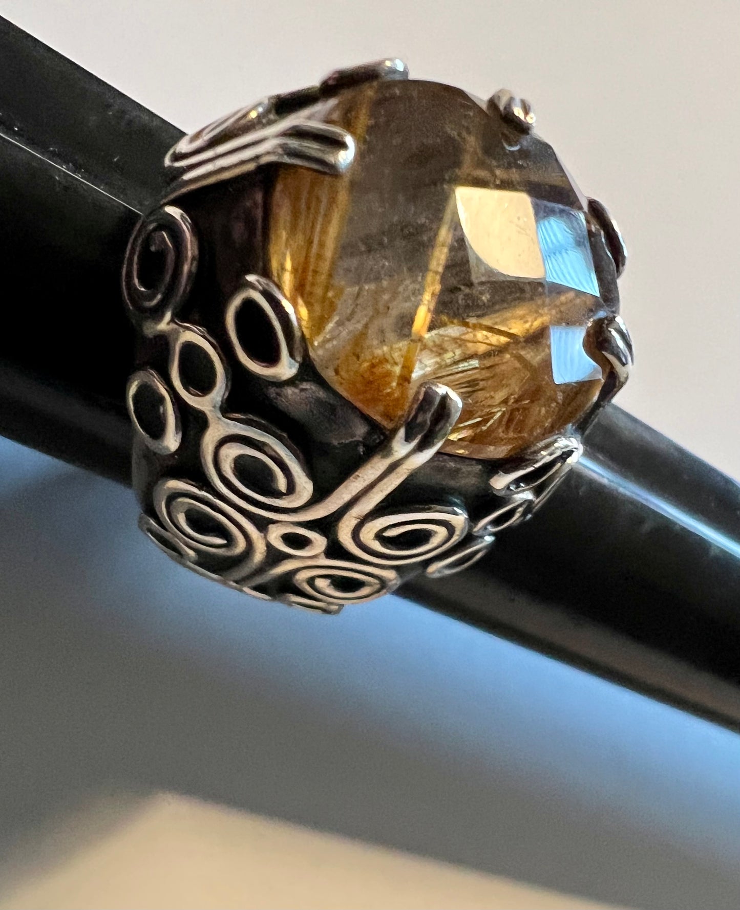 UNISEX MASSIVE RUTILATED QUARTZ MODERNIST STERLING SILVER RING, SIZE 8.5-9