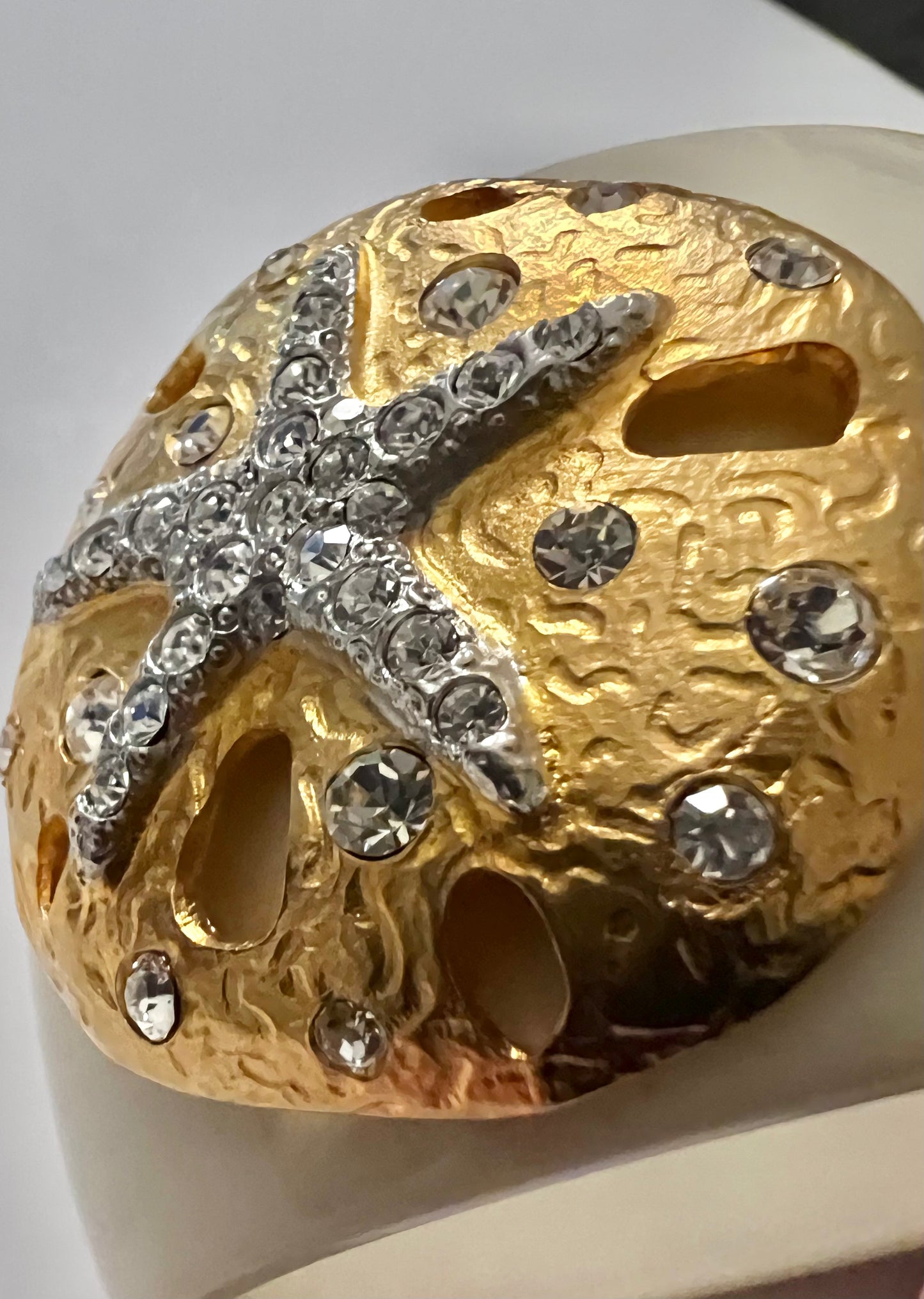 KENNETH LANE GLAM CLAMPER BRACELET STARFISH SANDMDOLLAR THEME CRUISE WEAR