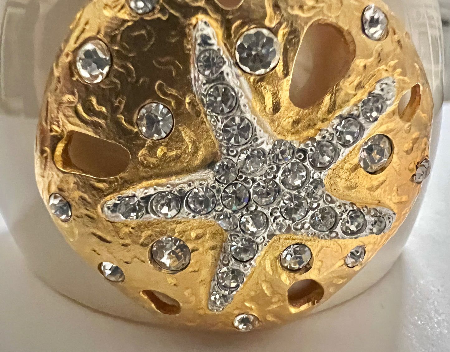 KENNETH LANE GLAM CLAMPER BRACELET STARFISH SANDMDOLLAR THEME CRUISE WEAR