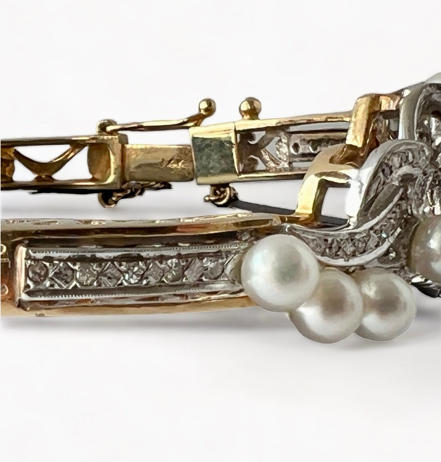 SUSPENDED WHILE SEEK UPDATED APPRAISAL on the PRECIOUS METALS/ INQUIRE W/ INTEREST/VINTAGE PEARLS w/ WHITE & 14kt YELLOW GOLD STUNNING BANGLE ESTATE BRACELET