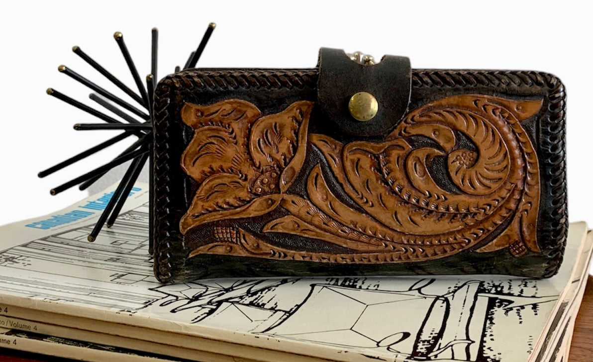 HAND-TOOLED MOTIF WESTERN-STYLE LEATHER WALLET CLUTCH PURSE