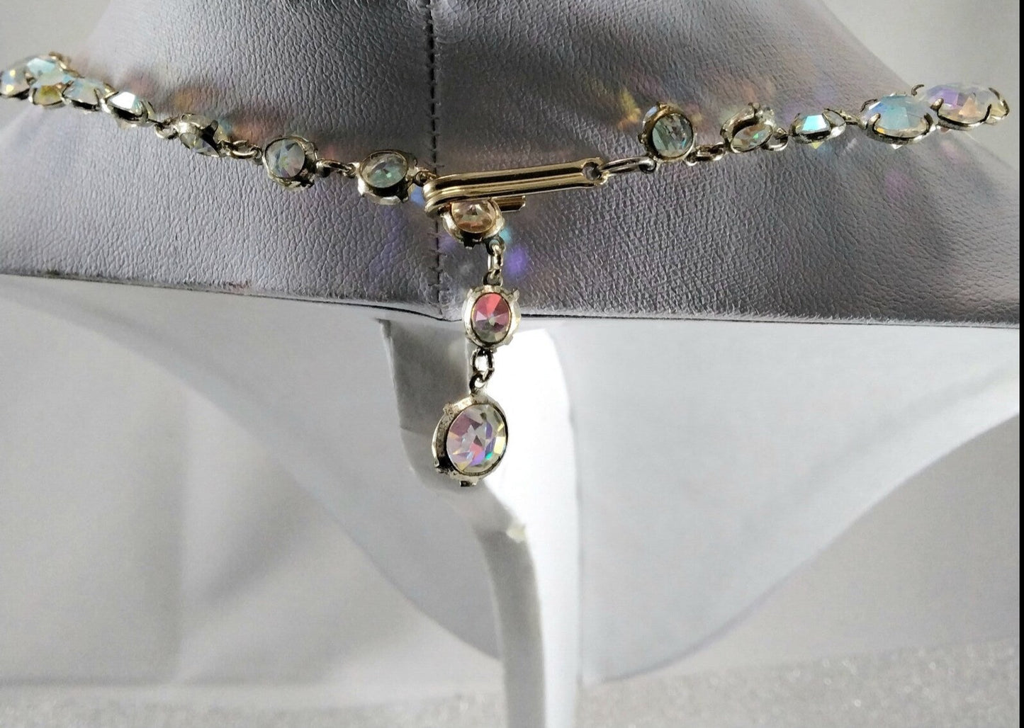 VINTAGE VERY SPARKLY GRADUATED OPEN BACK FESTIVE CZECH CRYSTAL AURORA BOREALIS RIVIERE CHOKER NECKLACE