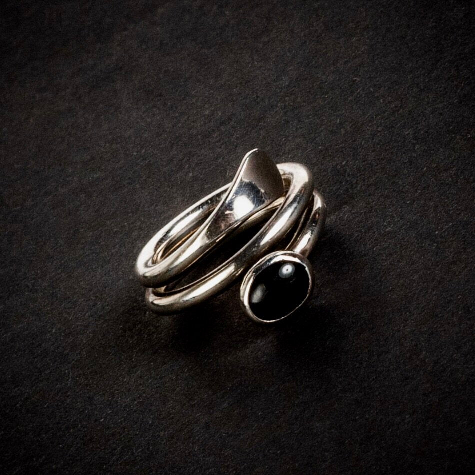 STERLING SILVER COILED SNAKE RING w/ BLACK ONYX SIZE 6