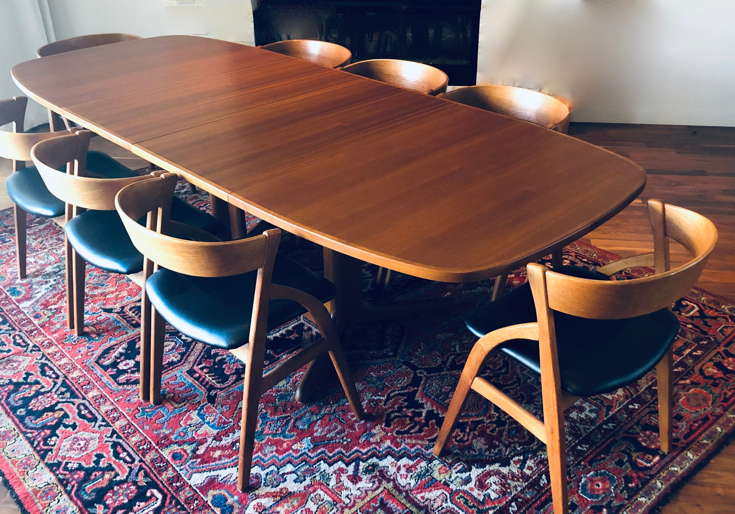 TEAK MADE IN DENMARK EXPANDING DINING TABLE