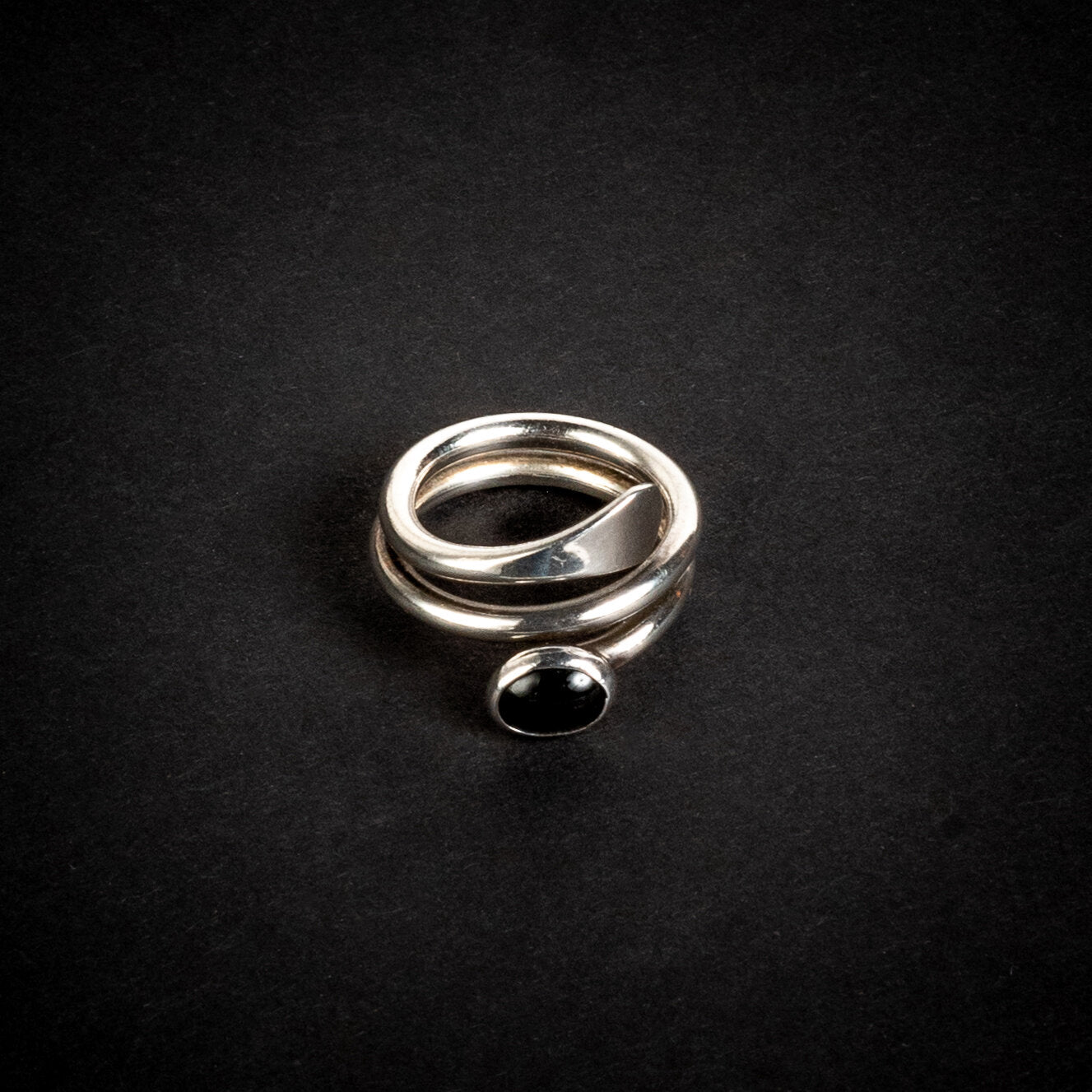 STERLING SILVER COILED SNAKE RING w/ BLACK ONYX SIZE 6