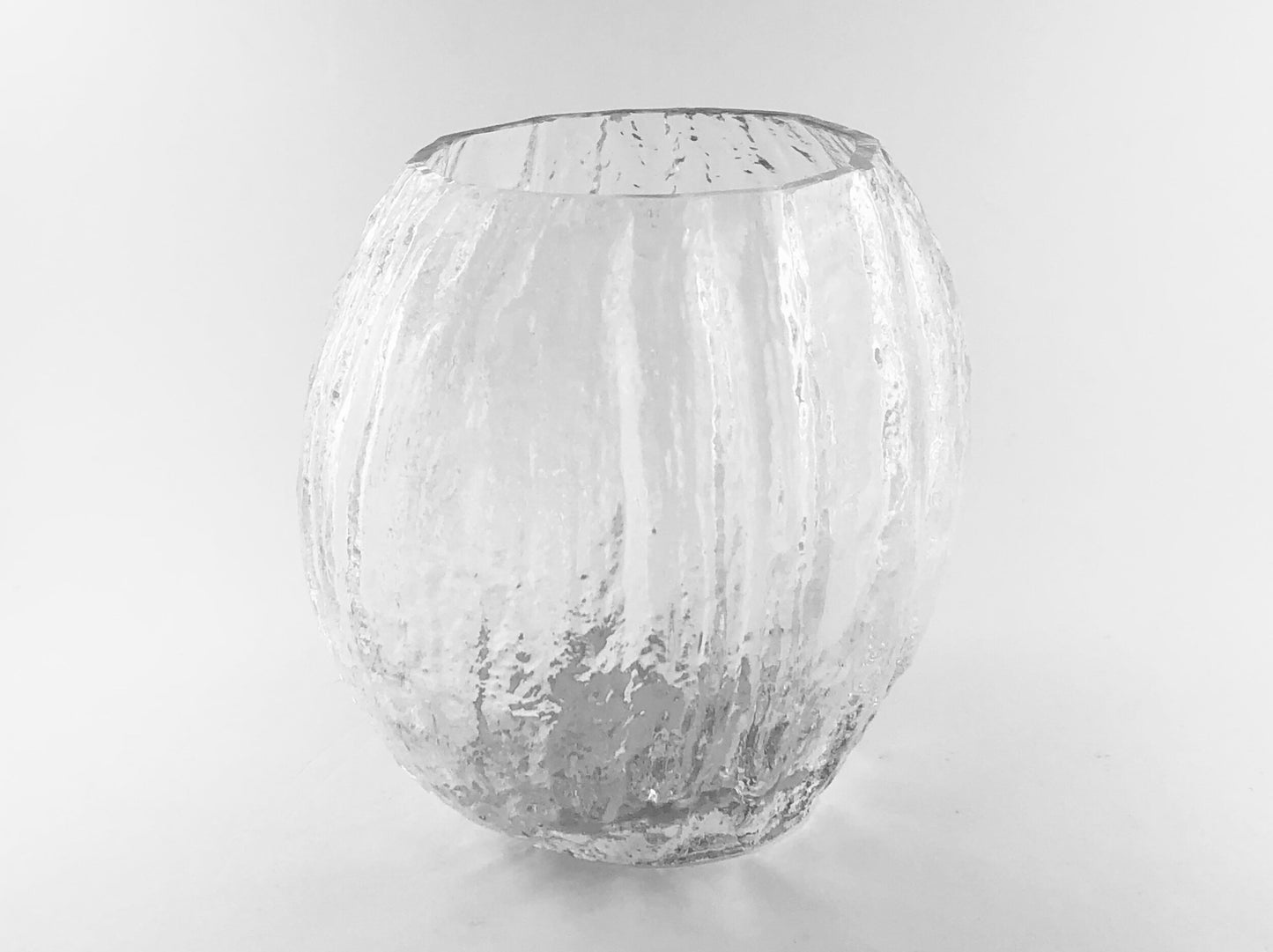 IITTALA FINLAND ICY CRYSTAL GLASS VASE 'MINORA' MASTER TIMO SARPANEVA