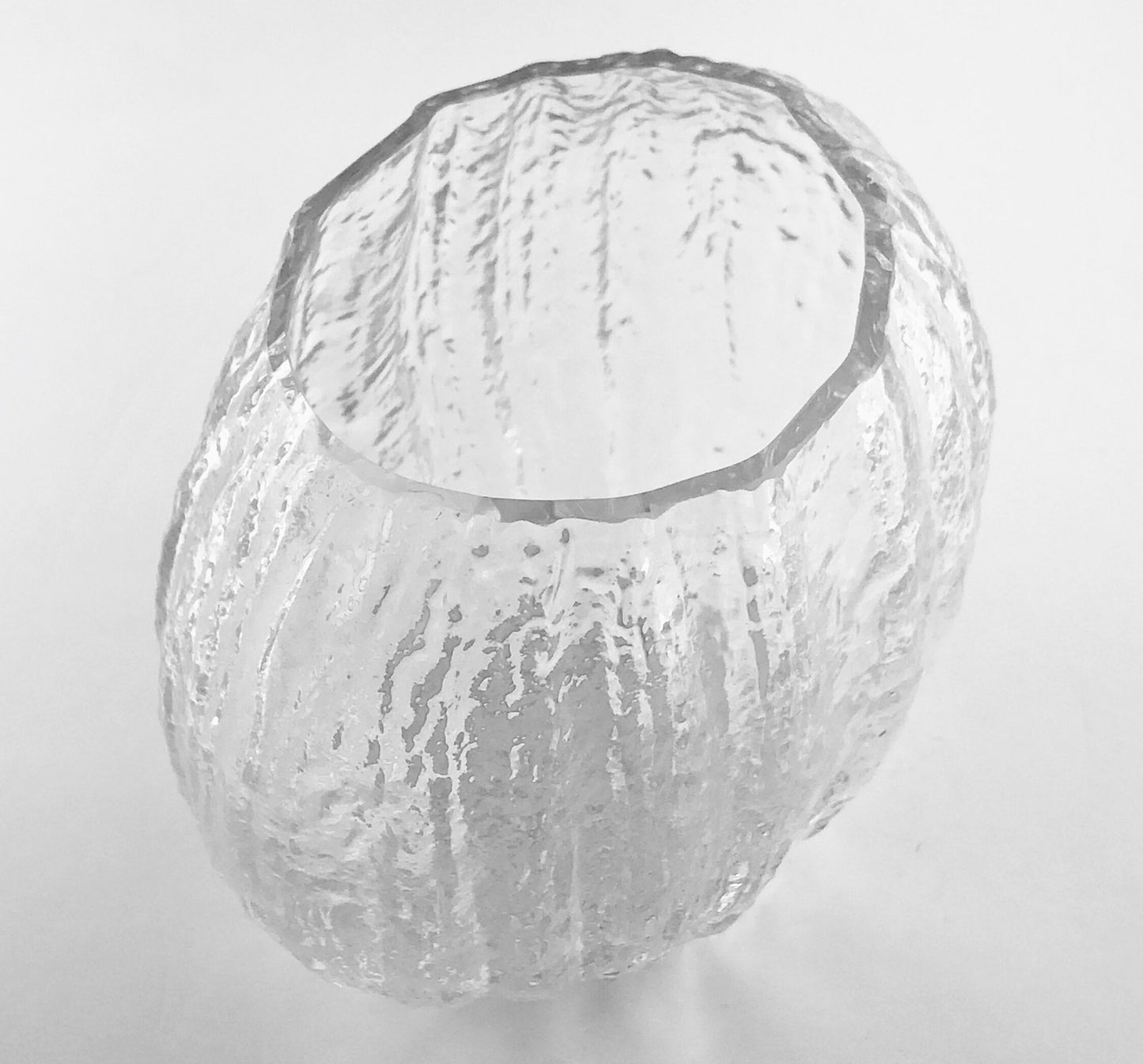 IITTALA FINLAND ICY CRYSTAL GLASS VASE 'MINORA' MASTER TIMO SARPANEVA