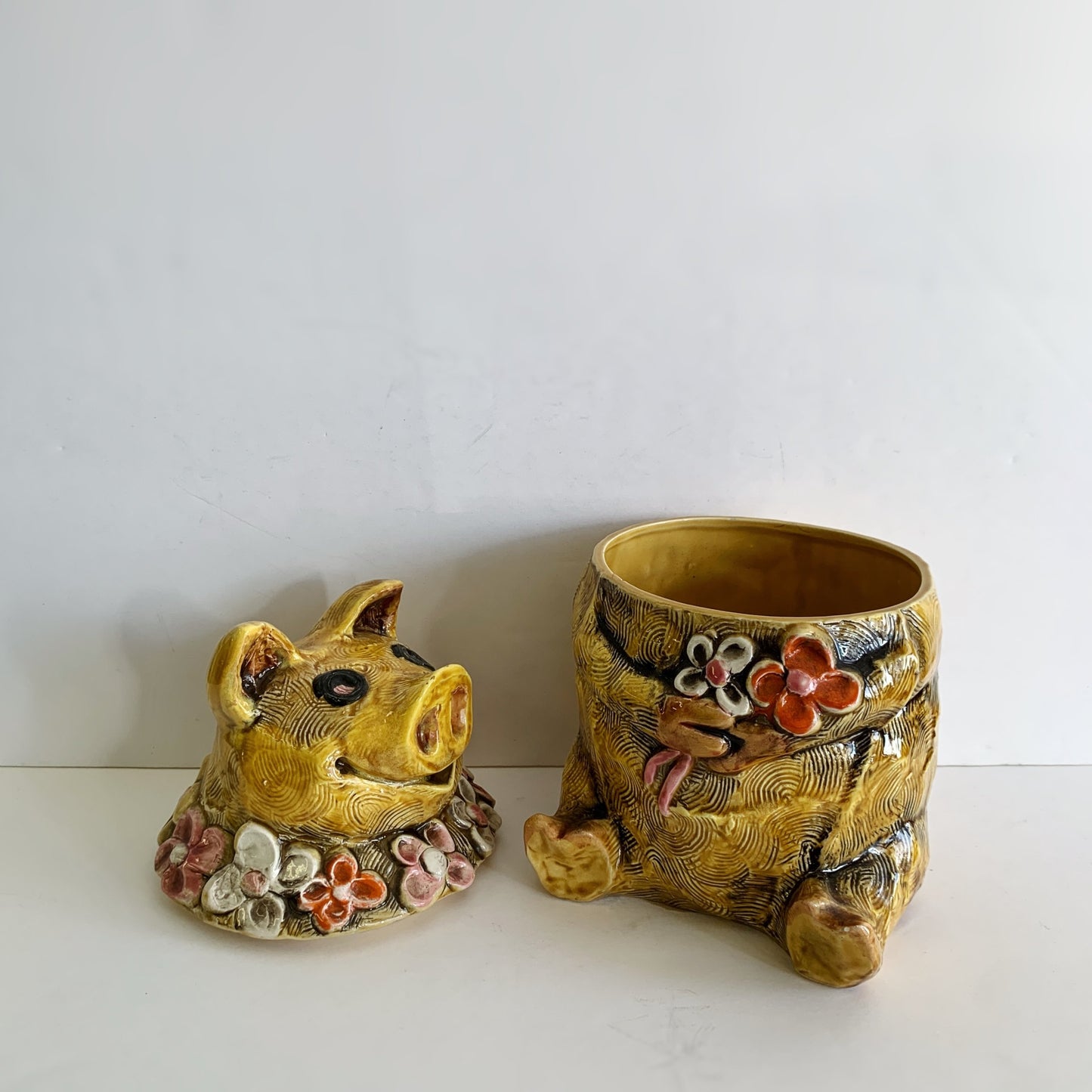 1960s CERAMIC FLOWERPOWER PIG COOKIE JAR