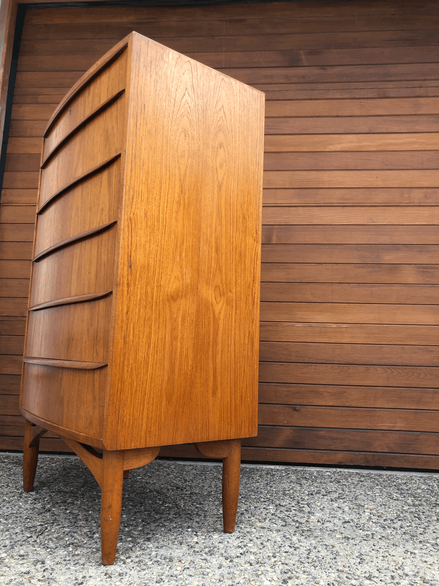 DØMMESTRUP DENMARK INCREDIBLE QUALITY & DESIGN
TEAK TALLBOY DRESSER