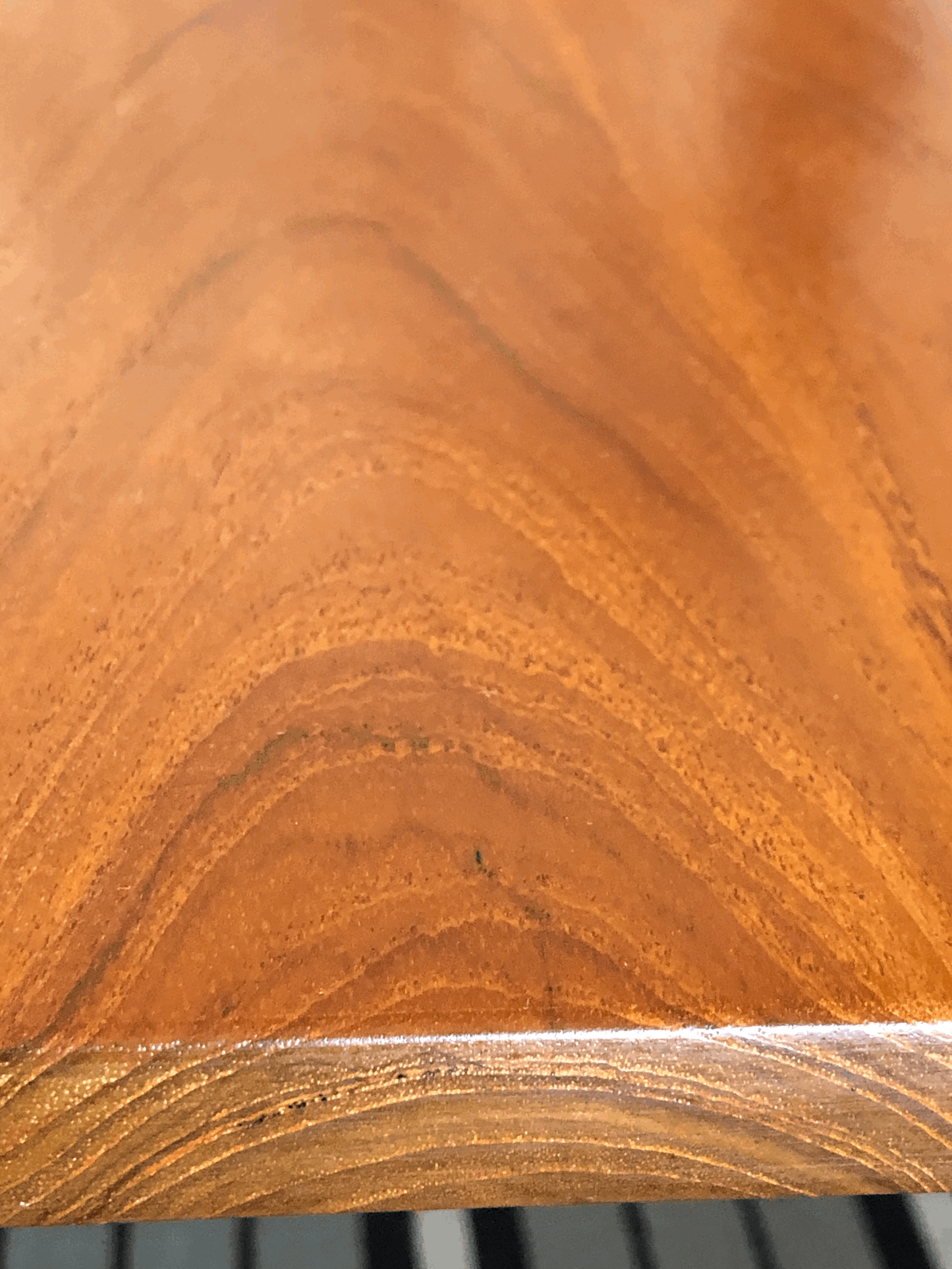 FRANCE & SON
SOLID TEAK
MADE IN DENMARK EXPANDING
DINING TABLE