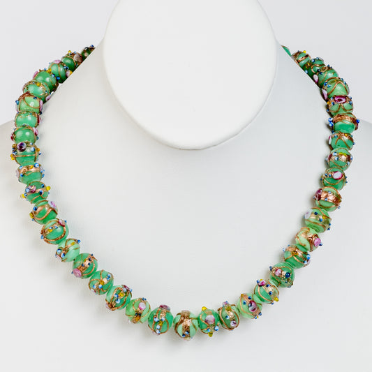 VINTAGE "WEDDING CAKE" MURANO GREEN and ADVENTURINE GLASS LAMPWORK BEAD NECKLACE