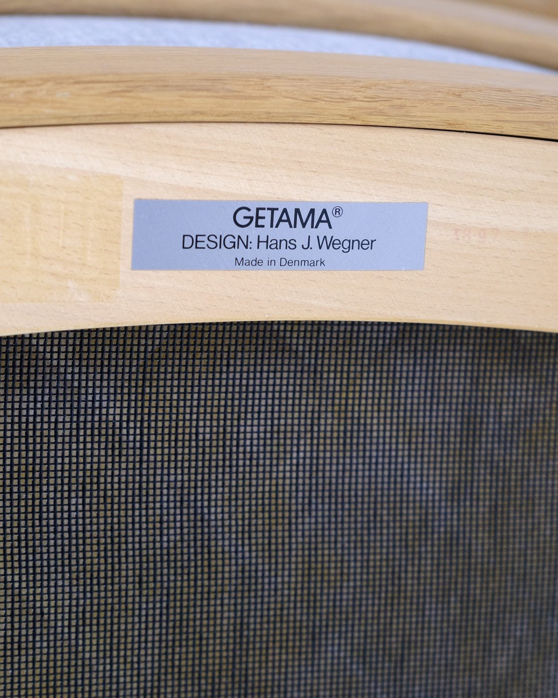 HIGH END DESIGNER HANS WEGNER for GETAMA MID CENTURY DANISH ACCENT ARM CHAIRS PAIR
