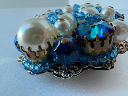 MIRIAM HASKELL STYLE BROOCH WIRED PEARL & GLASS RHINESTONES BRILLIANT BLUE PIN