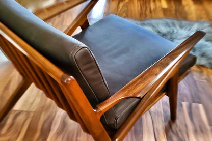 CUSTOM BUILT BESPOKE LOUNGE CHAIR EXCLUSIVELY REPRESENTED BY LOUCHE MILIEU