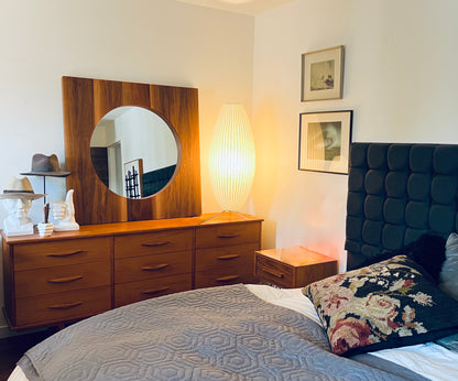 MASSIVE WALL HUNG ROUND MIRROR IN SQUARE FRAME