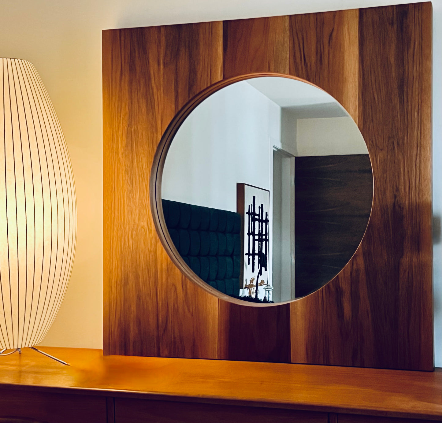 MASSIVE WALL HUNG ROUND MIRROR IN SQUARE FRAME