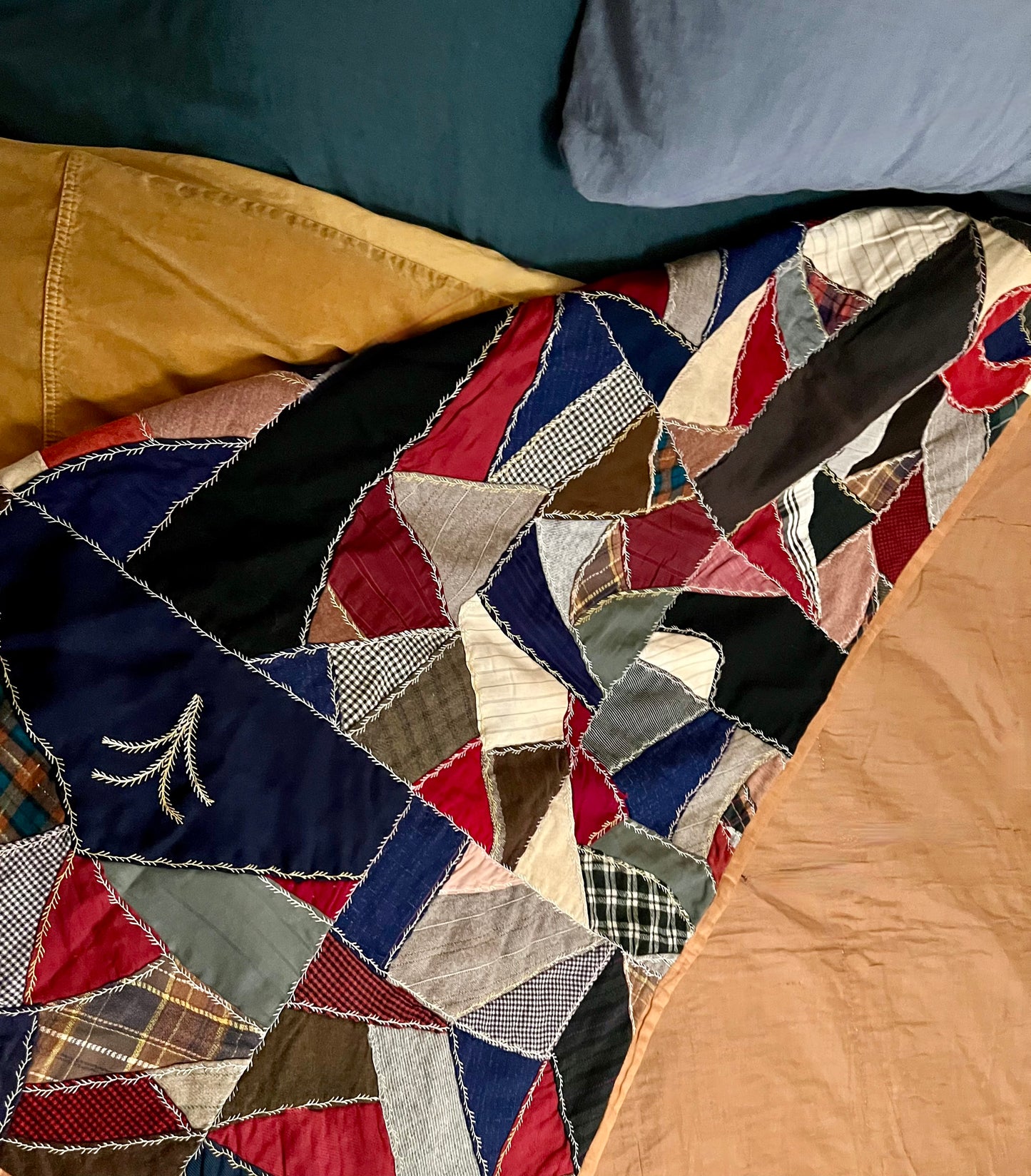 GORGEOUS HANDMADE WOOL SUITING or REPURPOSED CLOTHES AND MILITARY PA TCH /UNIFORMS MULTICOLOR CRAZY QUILT