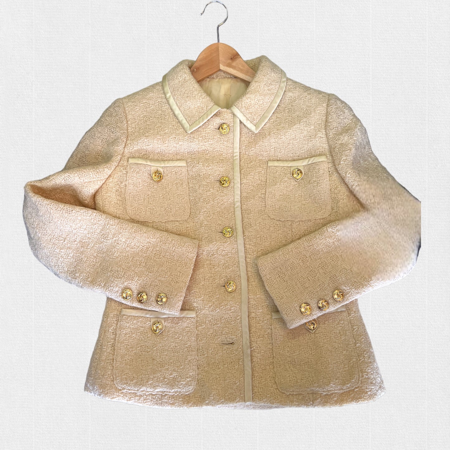AUCKIE SANFT LINTON CREAM TWEED JACKET & SKIRT SET & DOUBLE CC GOLD BUTTONS