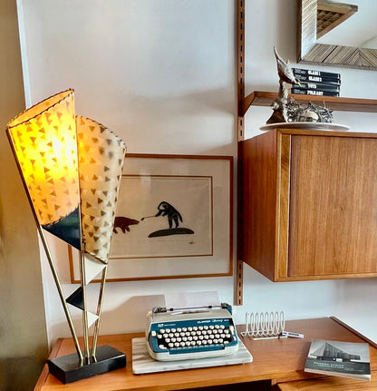 TRULY MAJESTIC, RARE MAJESTIC BRAND DOUBLE FIBREGLAS CONE ATOMIC STYLE TABLE LIGHT