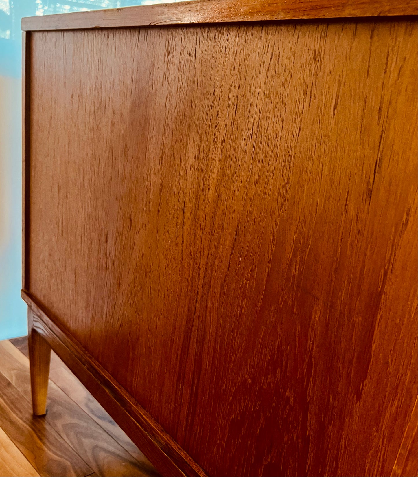 BOOKMATCHED TEAK MID-SIZE RECORD STORAGE/STEREO STAND/BEDSIDE/ ENTRY STORAGE w/SLIDING DOORS