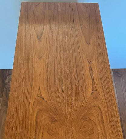 BOOKMATCHED TEAK MID-SIZE RECORD STORAGE/STEREO STAND/BEDSIDE/ ENTRY STORAGE w/SLIDING DOORS