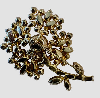 AMAZING 'JEWELS of ELEGANCE' by CANADIAN JEWELLER GUSTAV SHERMAN CHAMPAGNE SWAVOROSKI CRYSTAL FLORAL or 4 LEAF SHAMROCK PIN BROOCH