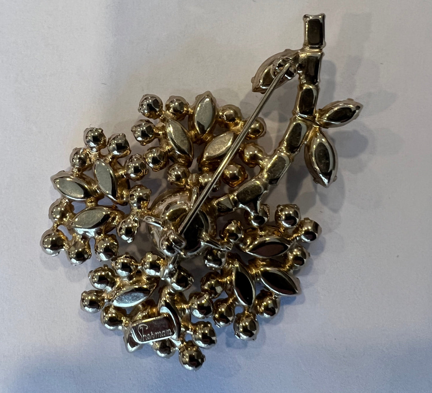 AMAZING 'JEWELS of ELEGANCE' by CANADIAN JEWELLER GUSTAV SHERMAN CHAMPAGNE SWAVOROSKI CRYSTAL FLORAL or 4 LEAF SHAMROCK PIN BROOCH