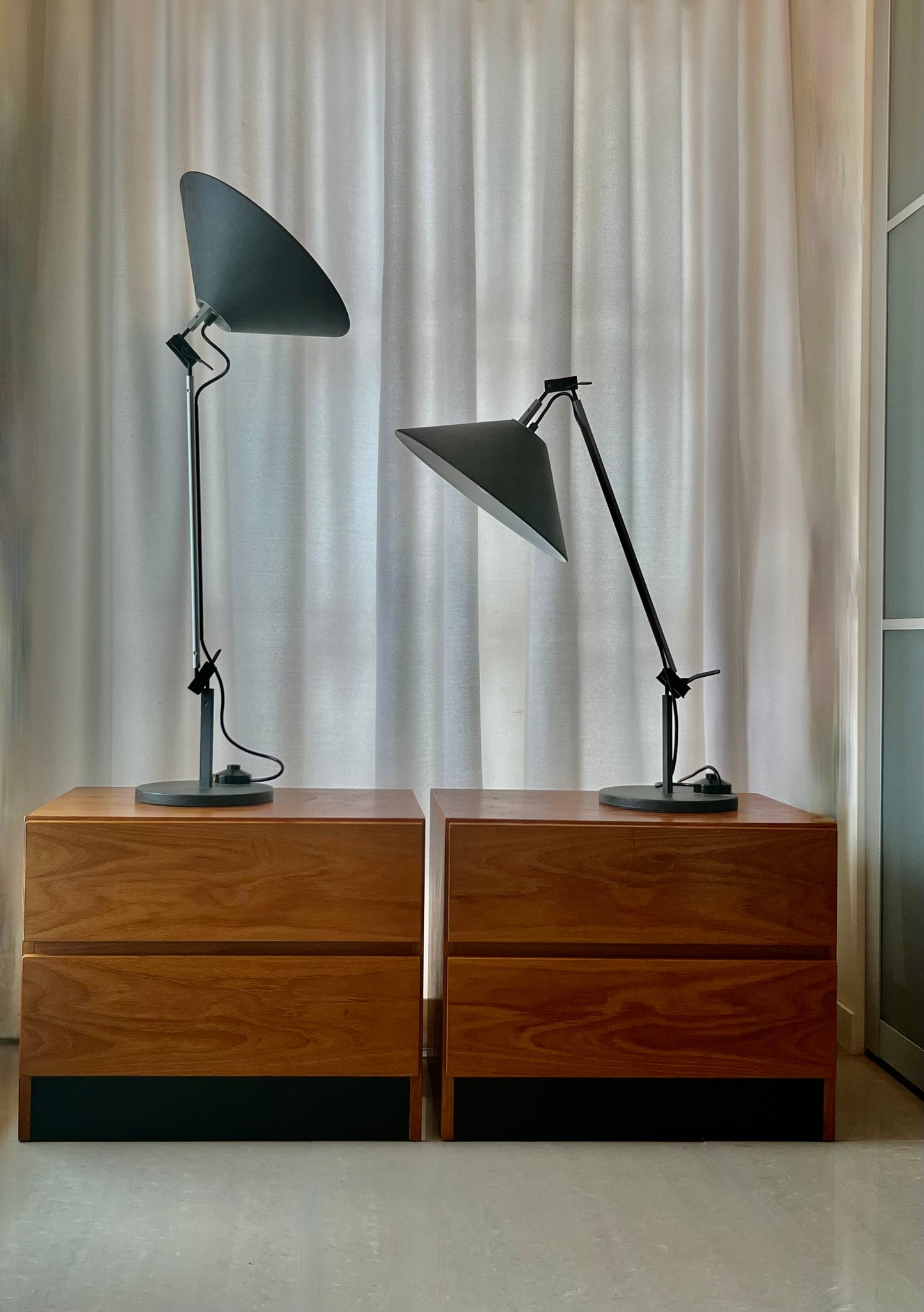 PAIR VERY RARE ARTEMIDE ITALY ENZO MARI and G. FASSINA ADJUSTABLE AGGREGATO 1970s TABLE LAMPS