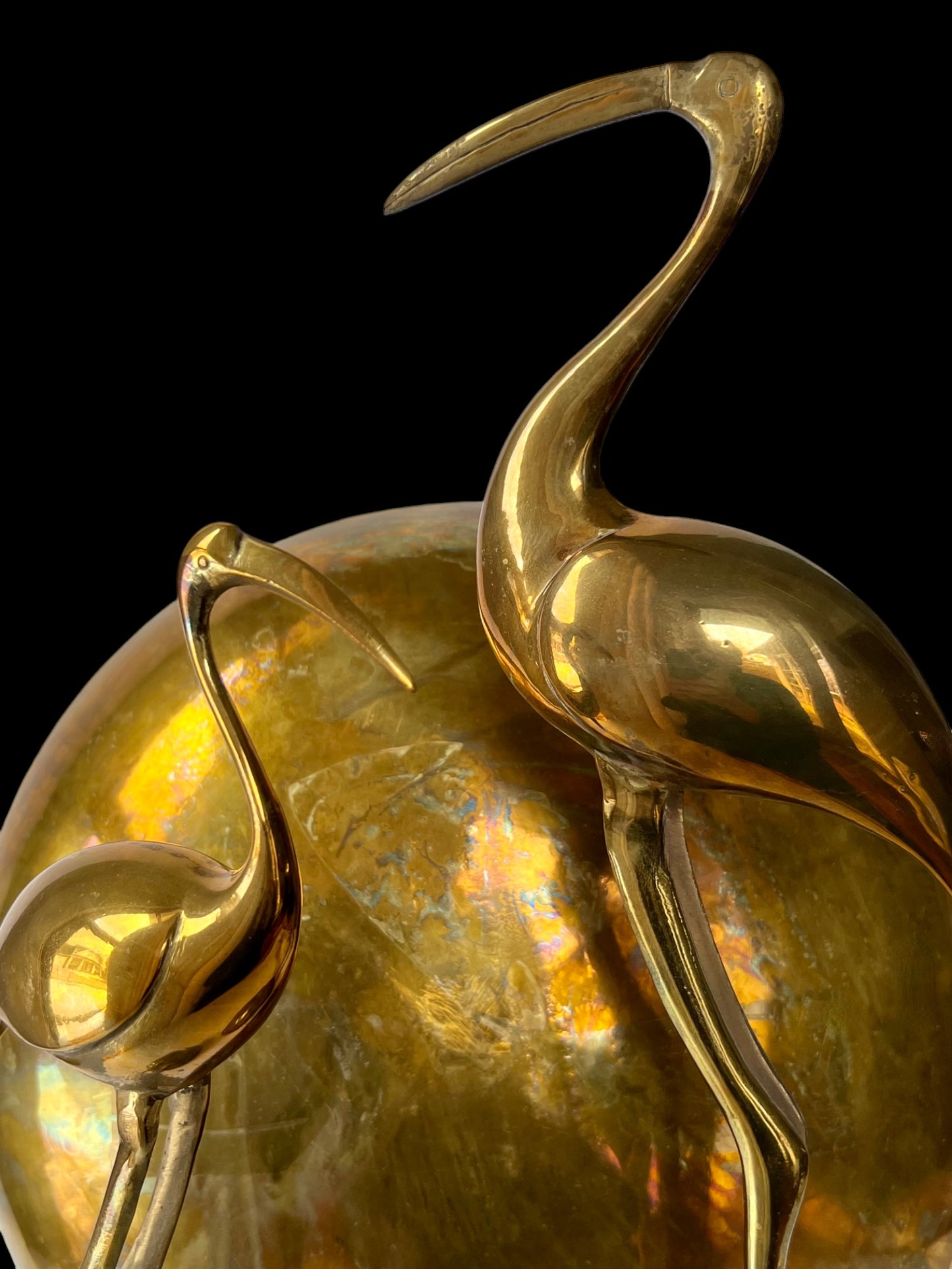 1940s STUNNING PATINATED BRASS BIRD SCULPTURE PAIR PERCHED ON RICH WOOD PLINTH w/FORMED EMBOSSED BRASS BOWL