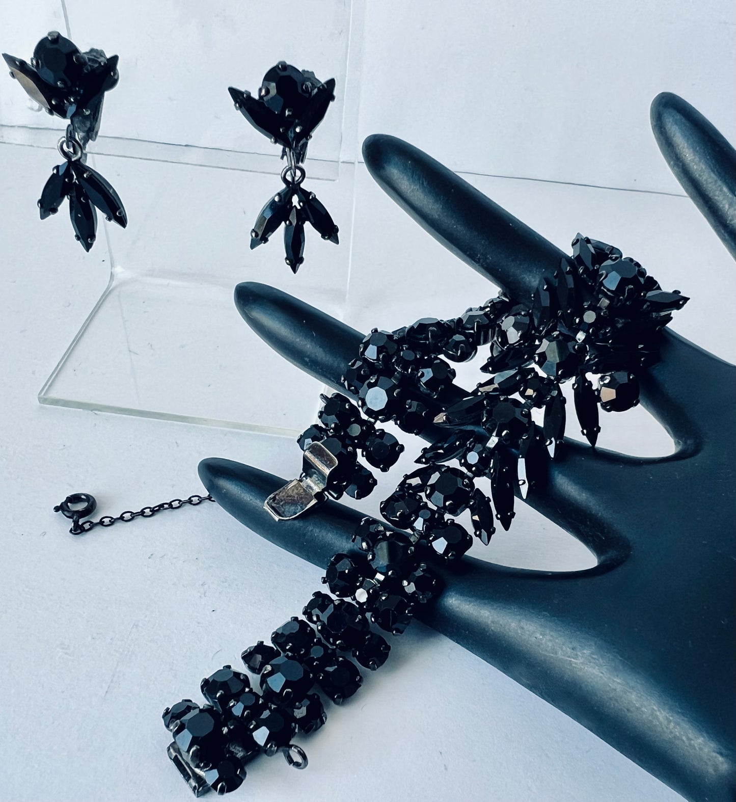 FROM THE AMAZING 'JEWELS of ELEGANCE' by CANADIAN JEWELER GUSTAV SHERMAN BLACK CRYSTAL w/ GUNMETAL FINISH BRACELET & EARRINGS