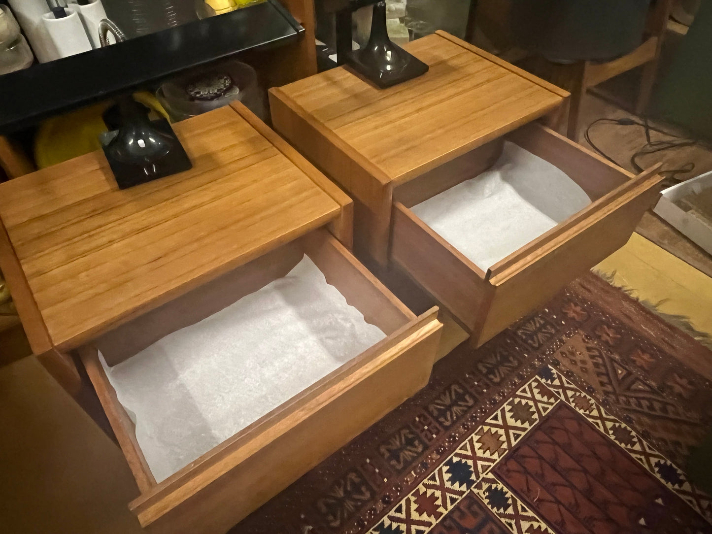 RARE PAIR TEAK 2 DRAWER MID CENTURY BEDSIDE/ SIDE TABLE NIGHTSTANDS