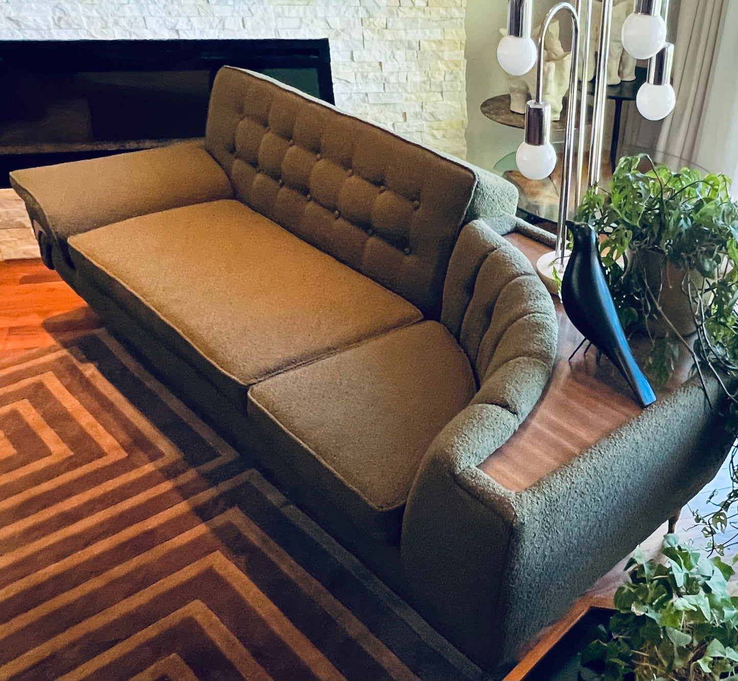 PROFESSIONALLY REUPHOLSTERED COUCH 1940s-1950s MID CENTURY UNIQUE BUILT-IN BARTOP OR LAMP TABLE SOFA