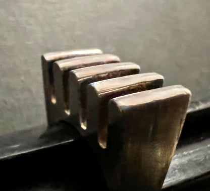 MODERNIST STERLING SILVER ARCHITECTURAL RING, SIZE 5.75-6