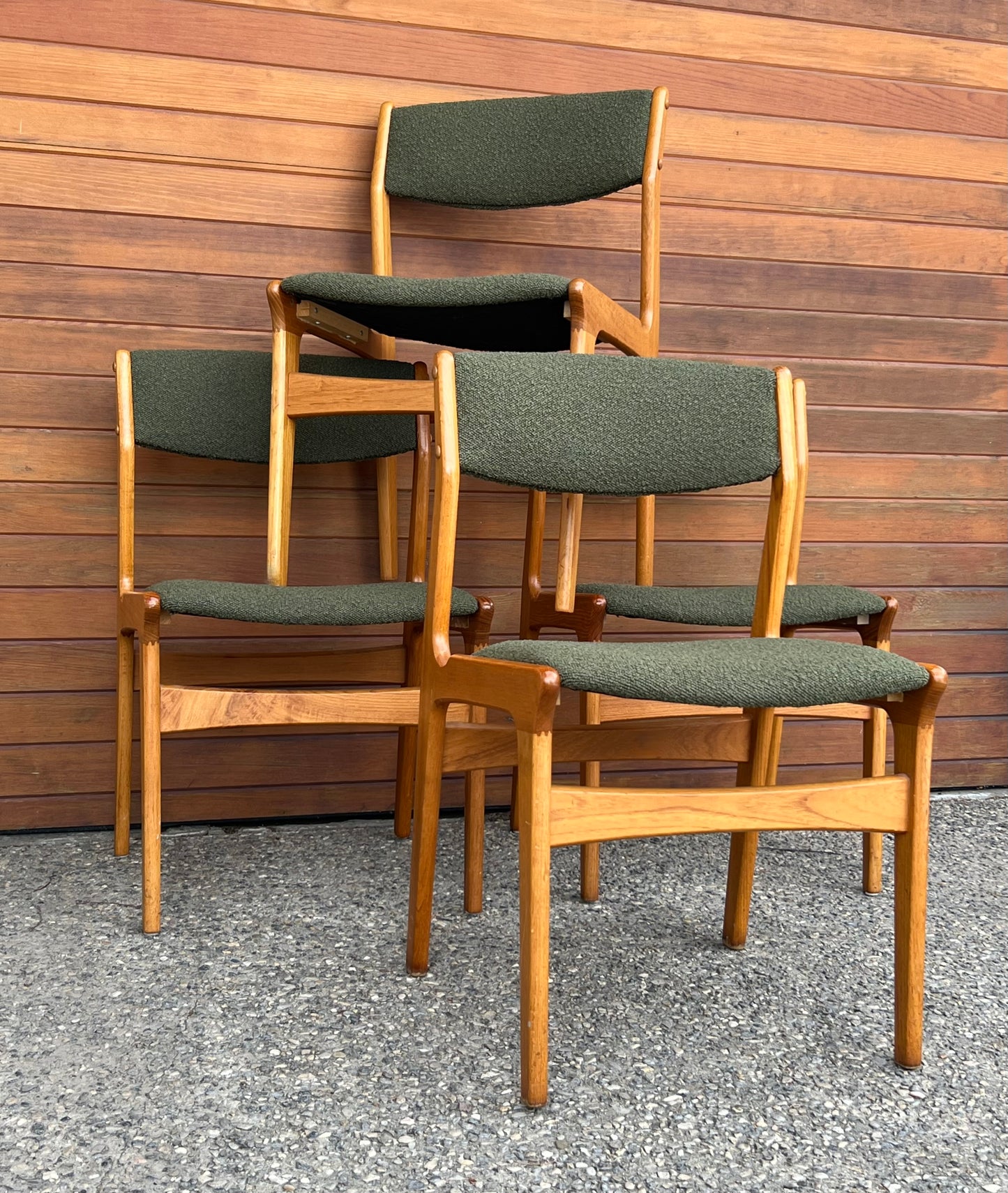 ON HOLD/ SET OF 4 SOLID TEAK DINING CHAIRS w/ FRESH DEEP FOREST GREEN BOUCLE UPHOLSTERY