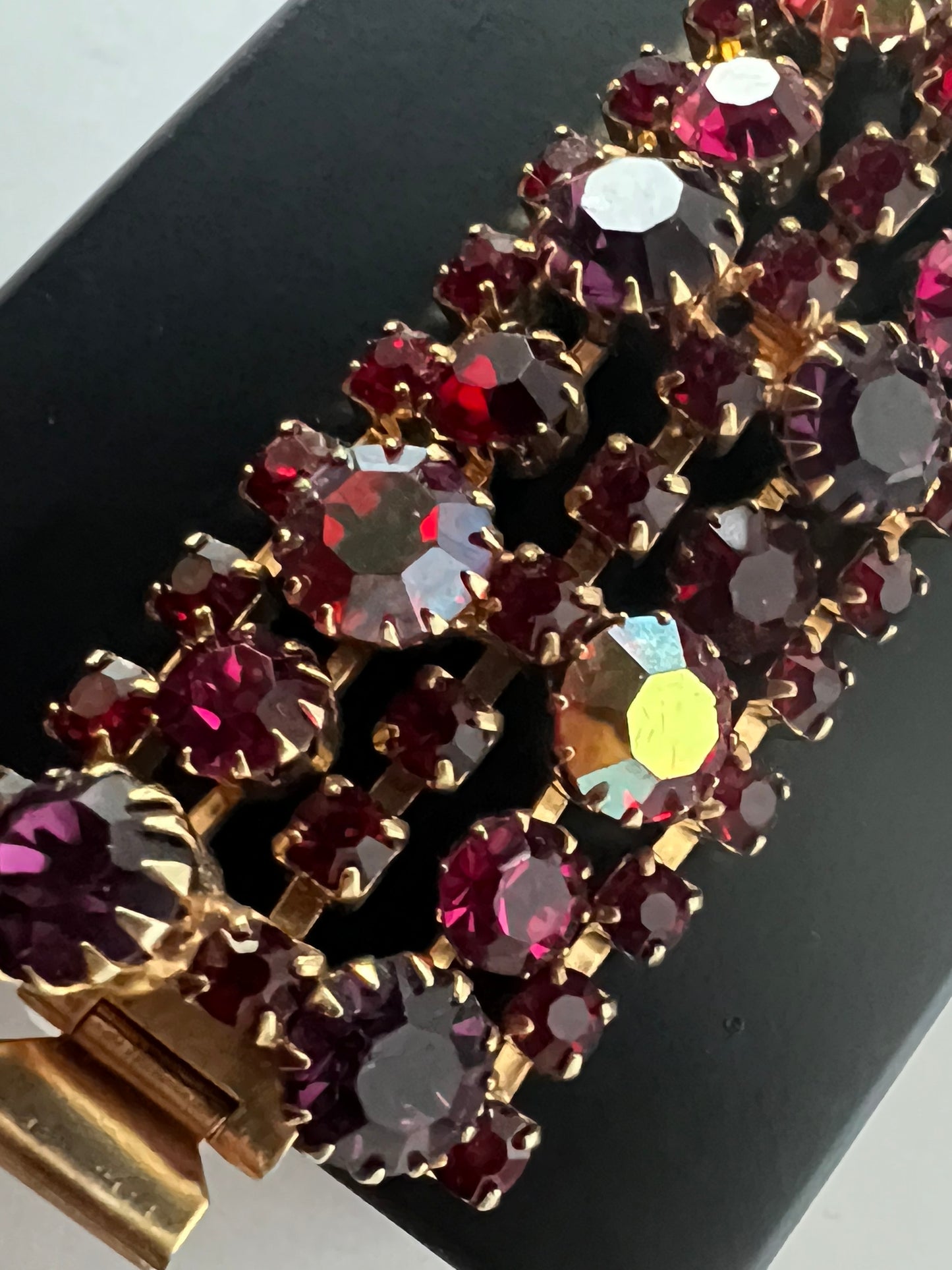 STUNNING VINTAGE KRAMER NY AURORA BOREALIS RHINESTONE GOLDTONE BIG BLING BRACELET