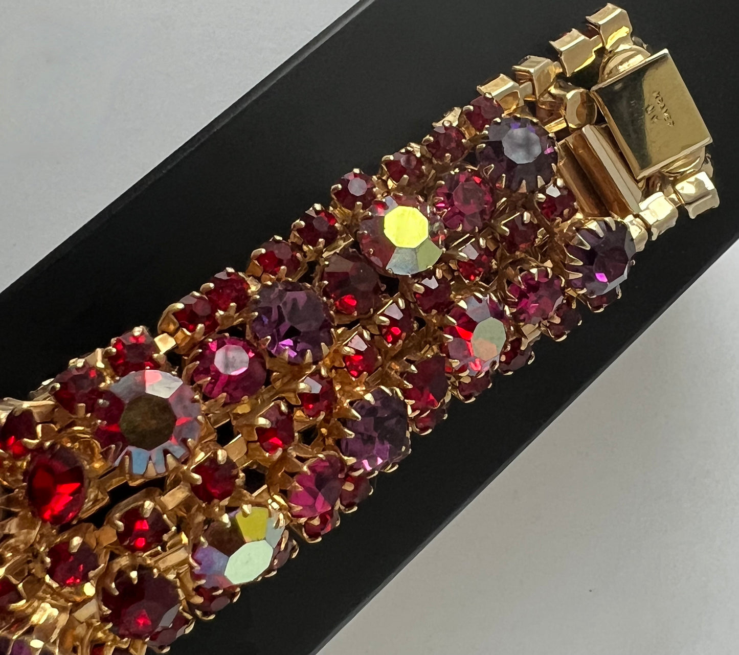 STUNNING VINTAGE KRAMER NY AURORA BOREALIS RHINESTONE GOLDTONE BIG BLING BRACELET