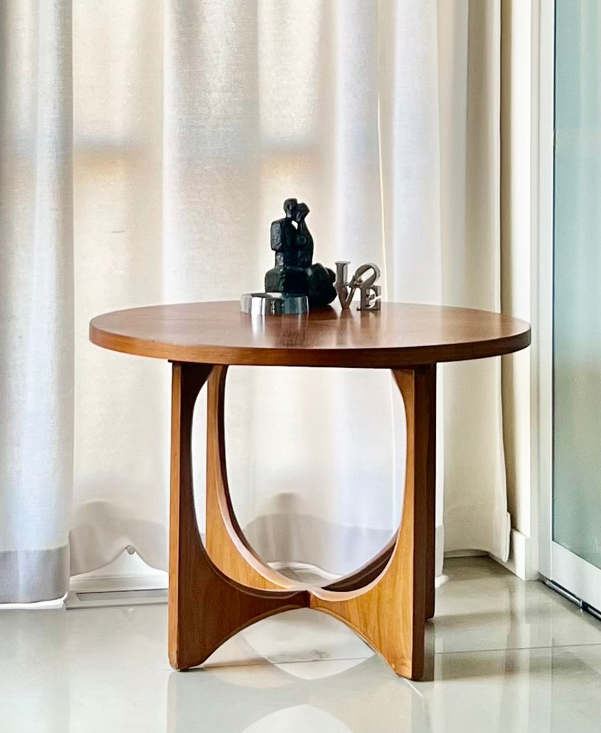 BRAZILIAN ARCHITECT OSCAR NIEMEYER ROUND WALNUT BRASILA for BROYHILL LAMP COFFE SIDE TABLE W/ 4 ARCH SCULPTURAL BASE