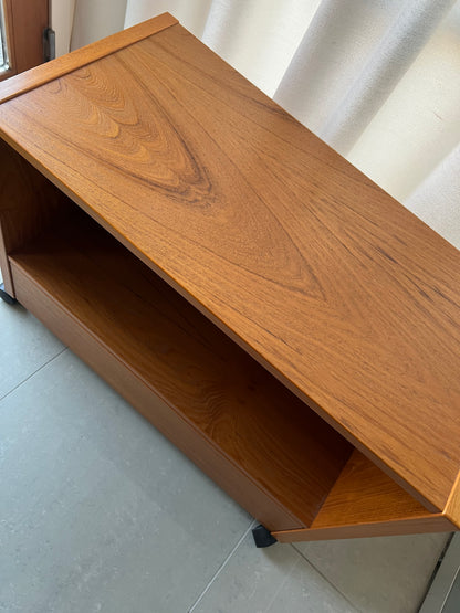 CART or TABLE VINTAGE MIDCENTURY/w/ DRAWER & A-MAZING BOOK MATCHED GRAIN HEAVY & GREAT QUALITY REMOVEABLE WHEELS