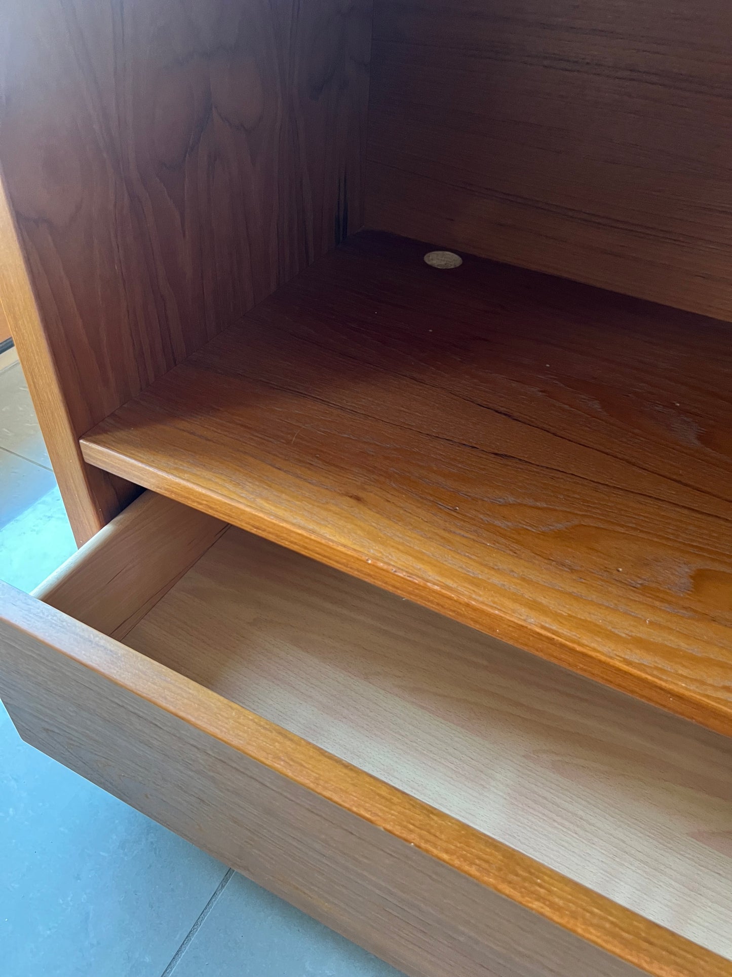 CART or TABLE VINTAGE MIDCENTURY/w/ DRAWER & A-MAZING BOOK MATCHED GRAIN HEAVY & GREAT QUALITY REMOVEABLE WHEELS