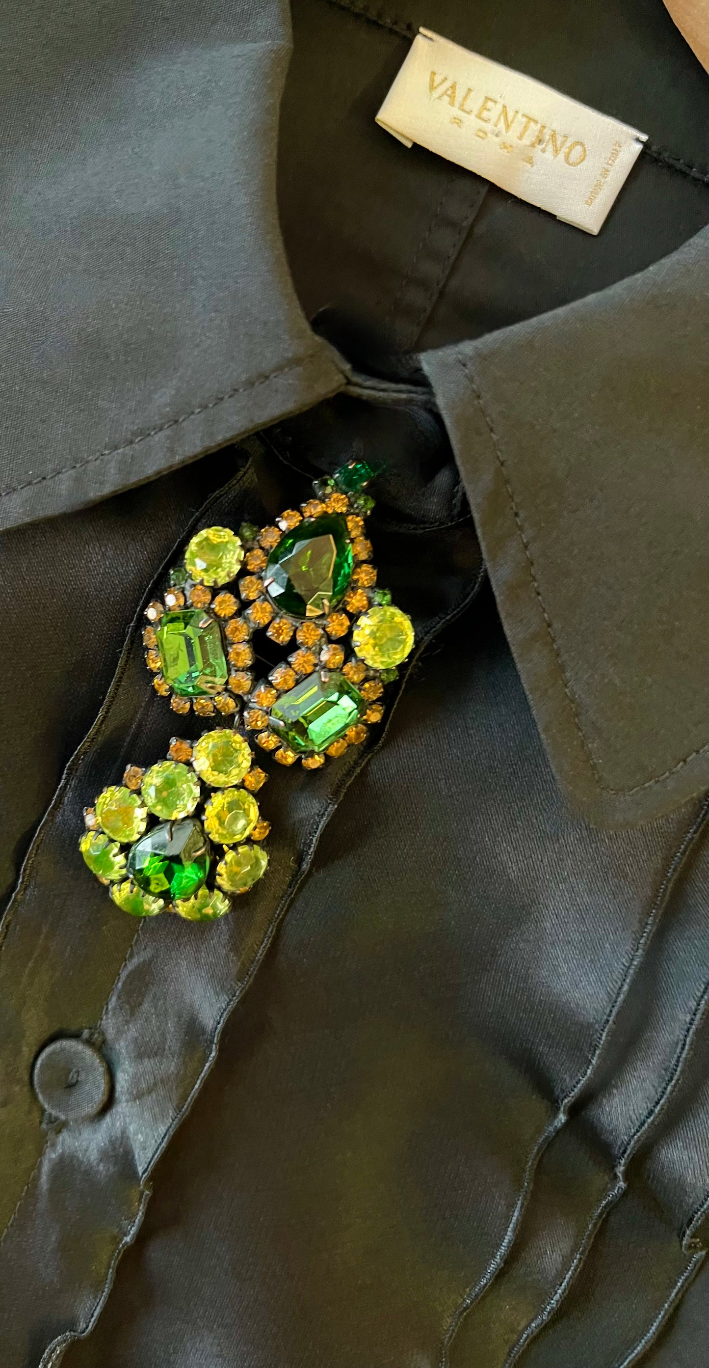 DEEP & RICH EMERALD GREENS and AMBER with AIRY YELLOW HOBE 2 PCE BROOCH PIN with DANGLE KINETIC MOVEMENT JAPANNED BACK SIGNED