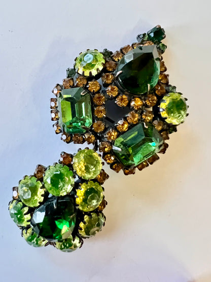 DEEP & RICH EMERALD GREENS and AMBER with AIRY YELLOW HOBE 2 PCE BROOCH PIN with DANGLE KINETIC MOVEMENT JAPANNED BACK SIGNED