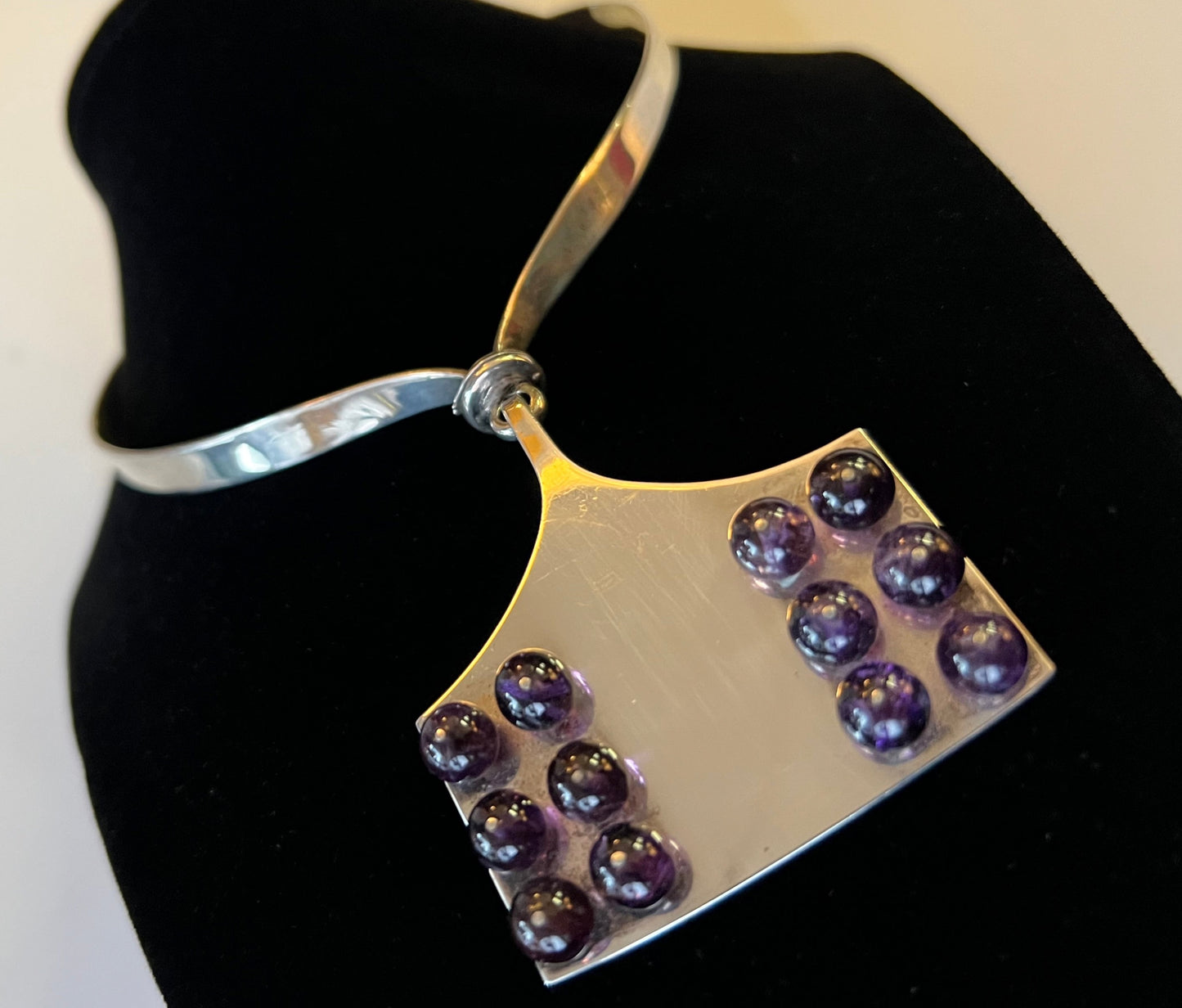 EARLY MODERNIST TANE REMARKABLE STERLING SILVER NECK RING AMETHYST BEAD GRAPHIC SILVERSMITHING MASTERPIECE NECKLACE