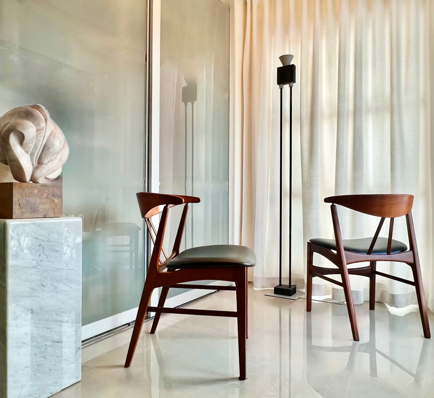 DANISH TEAK SOLID AFROMOSIA REFRESHED & REUPHOLSTERED HIGHLY SCULPTURAL MID CENTURY MODERN 1060s DINING CHAIRS