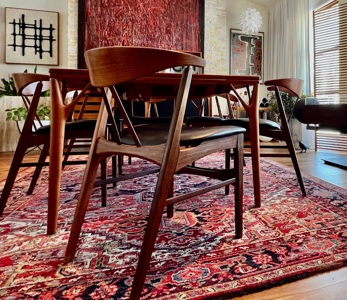DANISH TEAK SOLID AFROMOSIA REFRESHED & REUPHOLSTERED HIGHLY SCULPTURAL MID CENTURY MODERN 1060s DINING CHAIRS