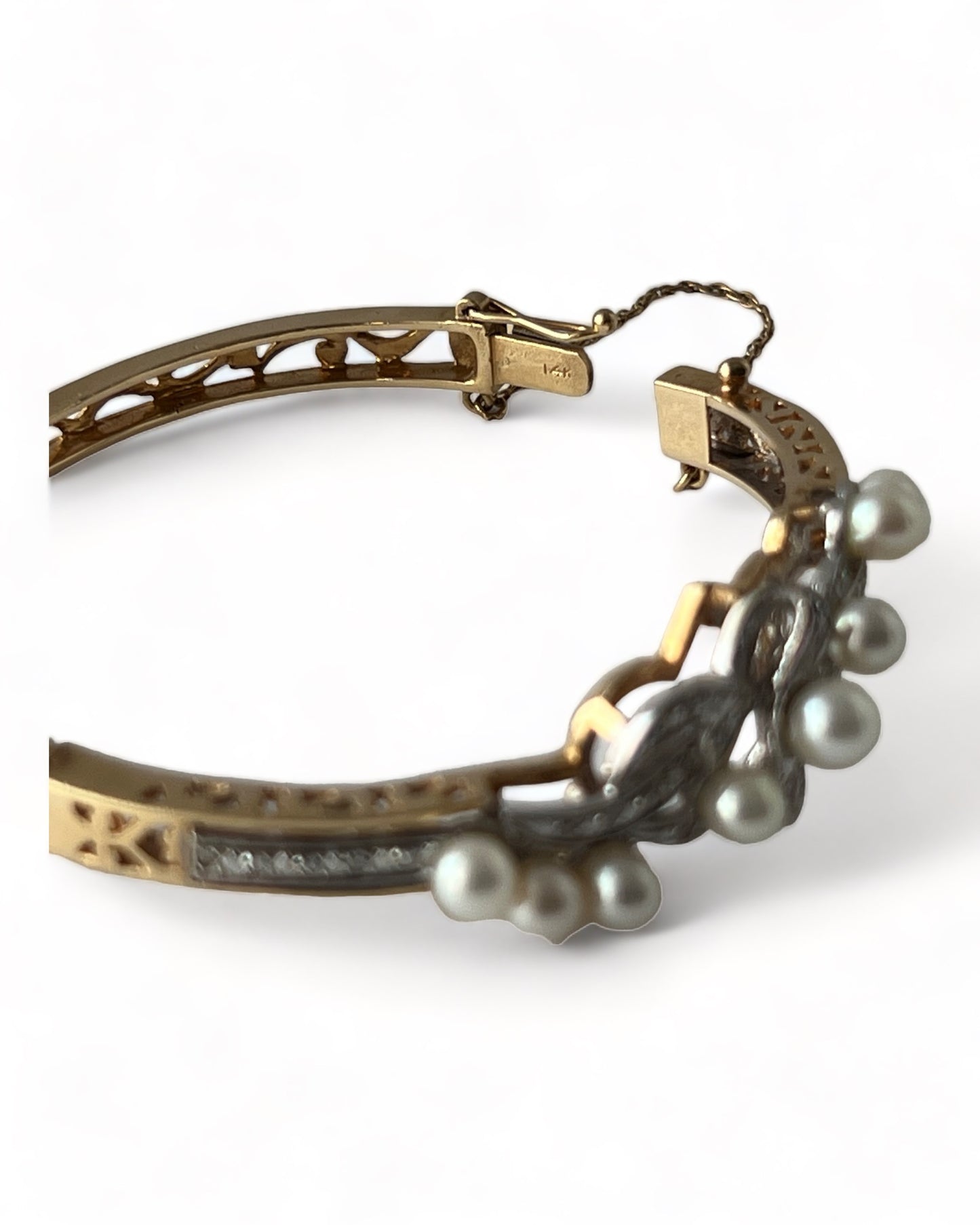 SUSPENDED WHILE SEEK UPDATED APPRAISAL on the PRECIOUS METALS/ INQUIRE W/ INTEREST/VINTAGE PEARLS w/ WHITE & 14kt YELLOW GOLD STUNNING BANGLE ESTATE BRACELET